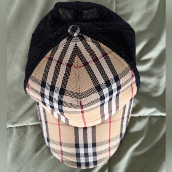 Burberry Check and Mesh Cap
Archive Beige